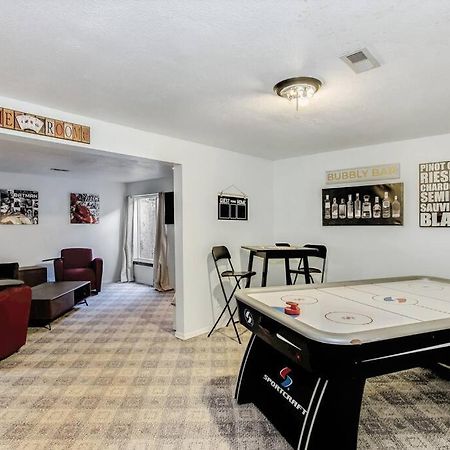 Wow! Spacious Retreat & Amazing Yard 2400+4Bd/3Bth Wichita Eksteriør bilde