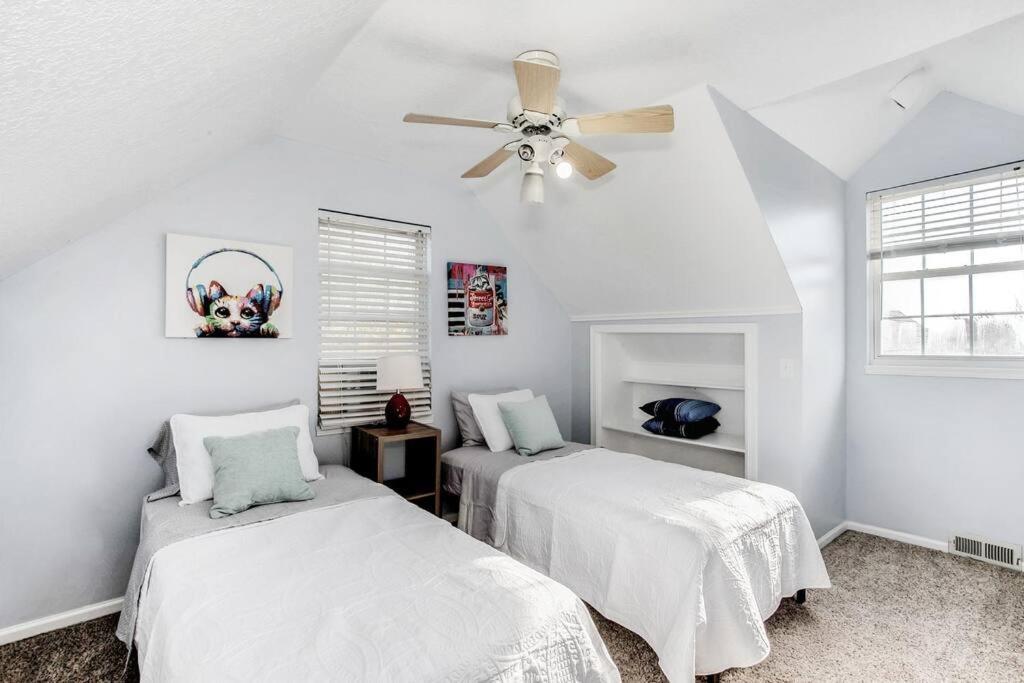 Wow! Spacious Retreat & Amazing Yard 2400+4Bd/3Bth Wichita Eksteriør bilde