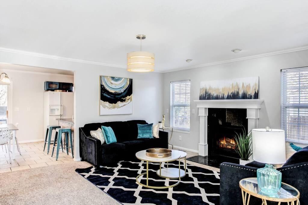 Wow! Spacious Retreat & Amazing Yard 2400+4Bd/3Bth Wichita Eksteriør bilde